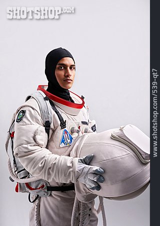 
                Ernst, Porträt, Astronaut, Raumanzug                   