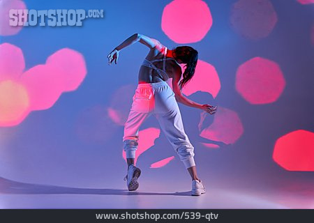 
                Tanzen, Tänzerin, Lichtstimmung, Modern Dance                   