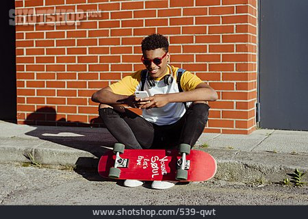 
                Junger Mann, Freizeit, Skateboard                   