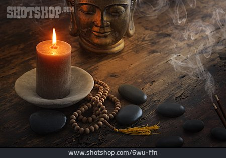 
                Buddhismus, Kerzenlicht, Spiritualität, Räucherstäbchen                   
