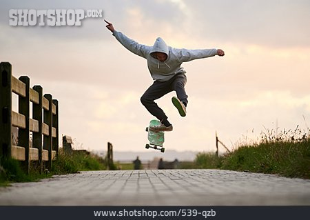 
                Springen, Skateboarder, Longboard                   