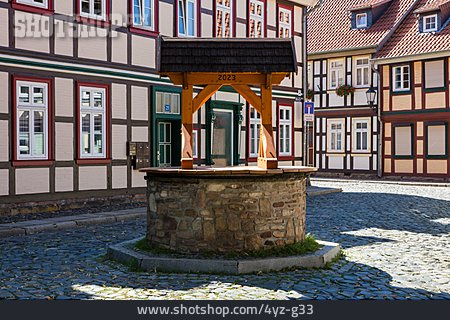 
                Altstadt, Brunnen, Wernigerode                   