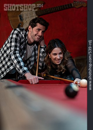 
                Paar, Freizeit, Billiard                   