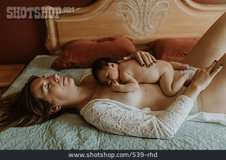 
                Säugling, Mutter, Schlafen                   