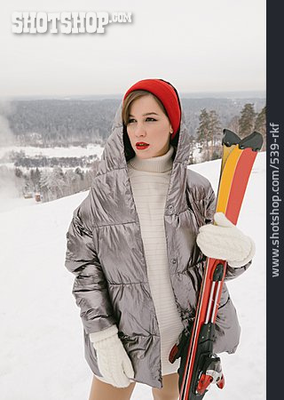 
                Mode, Wintersport, Skifahrerin                   