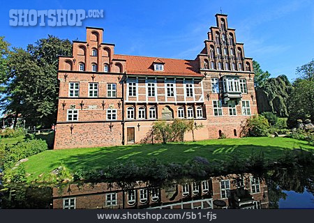 
                Schloss Bergedorf                   