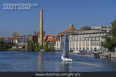 
                Segelboot, Spree, Berliner Bürgerbräu                   