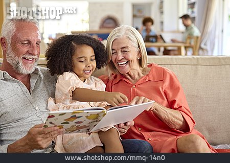 
                Großeltern, Bilderbuch, Enkeltochter                   