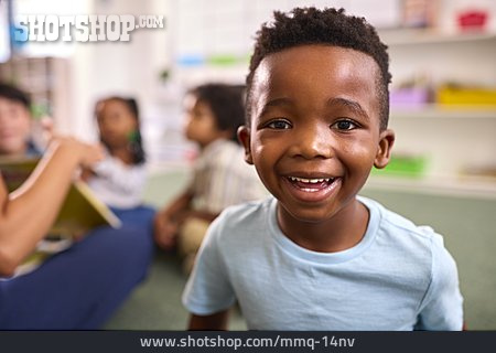 
                Lächeln, Grundschule, Person Of Color                   