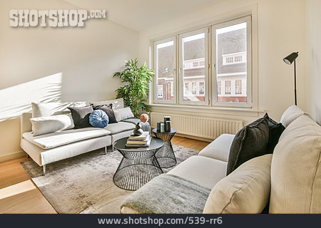 
                Sofa, Wohnzimmer                   