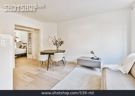 
                Möbel, Wohnung, Holzboden                   