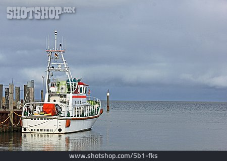 
                Nordseeküste, Seenotrettungskreuzer                   
