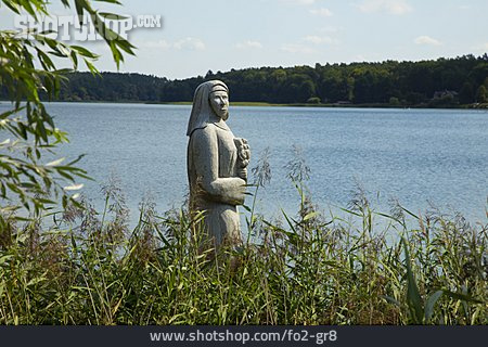 
                Statue, Wutzsee, Schöne Nonne                   