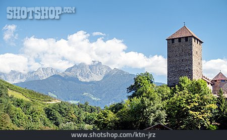 
                Schlossturm, Schloss Tirol                   