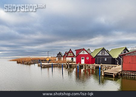 
                Bootshäuser, Bodden, Althagen                   