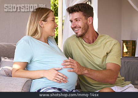 
                Schwangerschaft, Babybauch, Verbundenheit                   