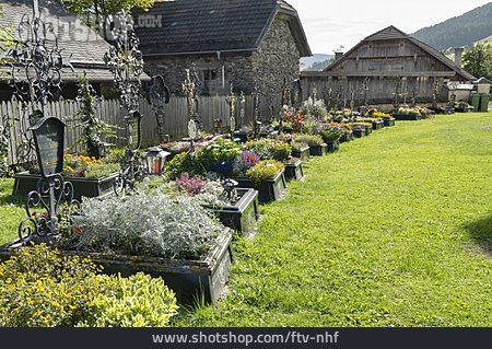 
                Friedhof, Gräber, Lessach                   