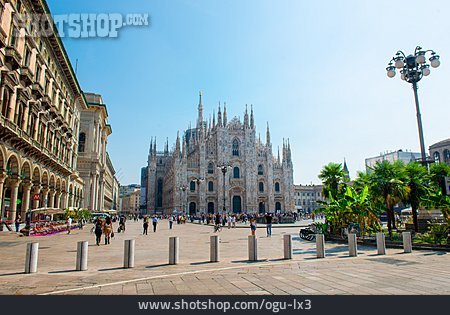 
                Mailänder Dom, Piazza Del Duomo                   