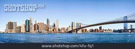 
                New York, Brooklyn Bridge, East River                   