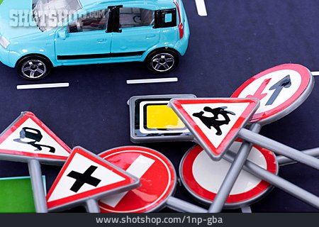 
                Verkehrszeichen, Autofahren, Fahrprüfung                   