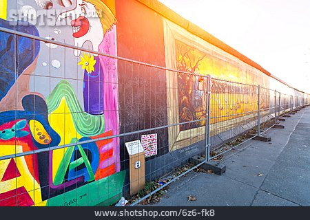 
                Berliner Mauer, East Side Gallery                   