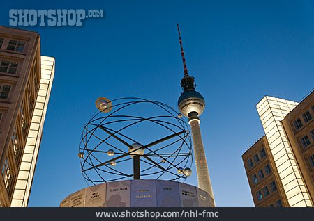
                Fernsehturm, Alexanderplatz, Weltzeituhr                   