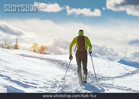
                Nordic Walking, Schneewanderung                   