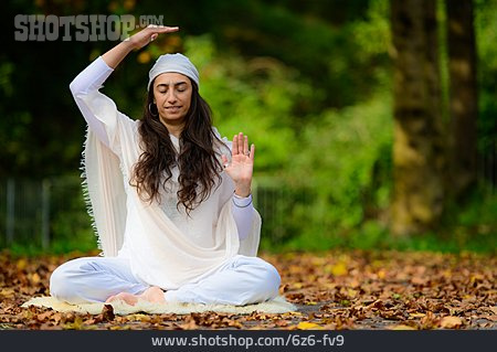 
                Spiritualität, Meditieren, Kundalini-yoga                   