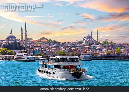 
                Ausflugsschiff, Bosporus, Istanbul                   