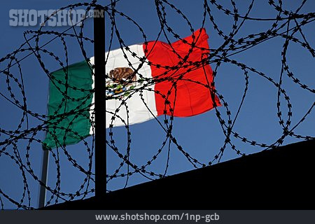 
                Stacheldraht, Mexiko, Grenzgebiet                   