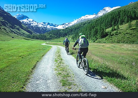 
                Alpen, Fahrradtour, Freunde                   