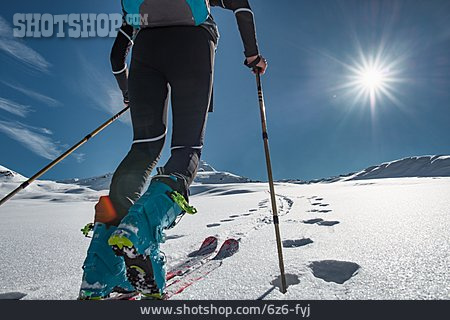 
                Skifahrerin, Schneewanderung, Skiwanderung                   