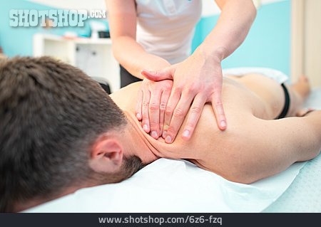 
                Massage, Rückenmassage, Nackenmuskulatur                   