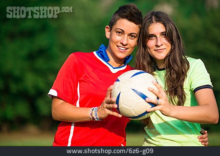 
                Fußballspielerin, Frauenfußball                   