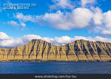 
                Felsküste, Färöer                   