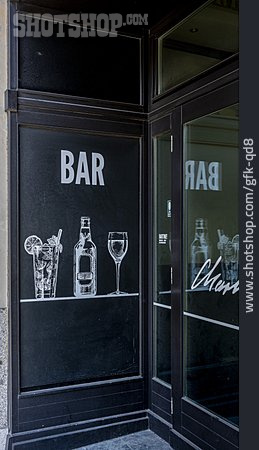 
                Eingang, Bar, Alkoholisches Getränk                   