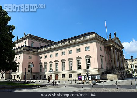 
                Staatsoper, Bebelplatz                   