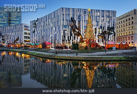 
                Düsseldorf, Weihnachtsmarkt                   