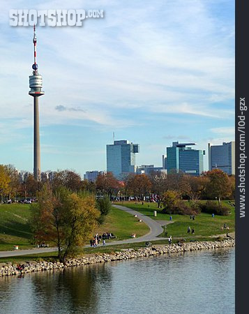 
                Wien, Donauturm, Donaupark                   