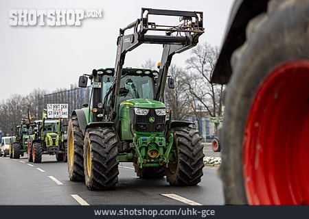 
                Traktor, Bauern-demo                   