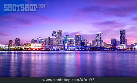 
                Skyline, Miami                   