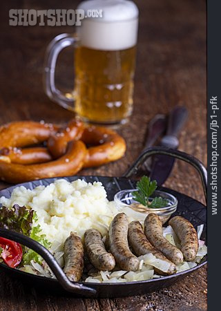
                Bayrische Küche, Kartoffelbrei, Nürnberger                   
