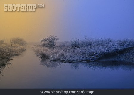 
                Winterlandschaft, Flussaue                   