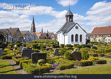 
                Friedhof, Schleswig, Friedhofskapelle                   
