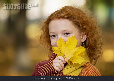 
                Mädchen, Herbstfarben, Herbstblatt                   