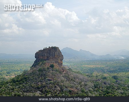 
                Monolith, Sigiriya, Löwenfelsen                   