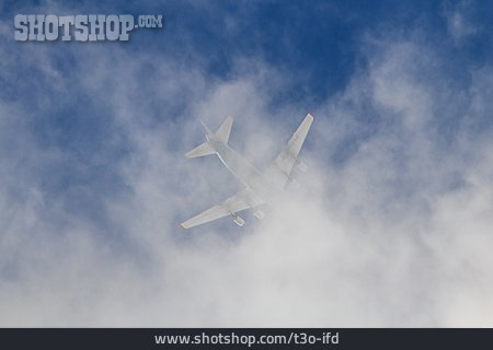 
                Flugzeug, Wolken, Verdeckt                   