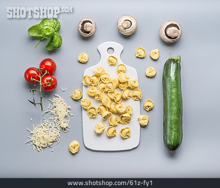 
                Tortellini, Vegetarisch, Mittagessen                   