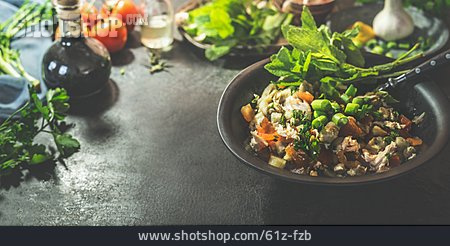 
                Mittagessen, Hühnchensalat                   