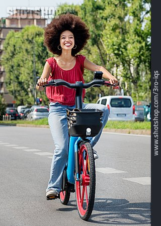 
                Fahrradfahren, Stadtverkehr, E-bike                   